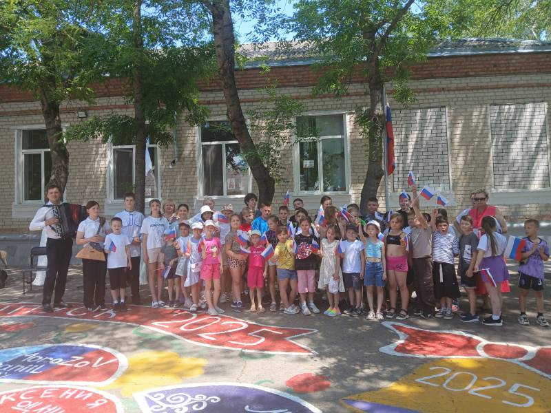 В лагере с дневным пребывание детей &amp;quot;Улыбка&amp;quot; МКОУ СОШ 11 пос.Нового прошли мероприятия и акции ко Дню России.